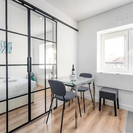 Apartment Cozy Studio-fast Wi-fi-near Campanha Station & River Porto